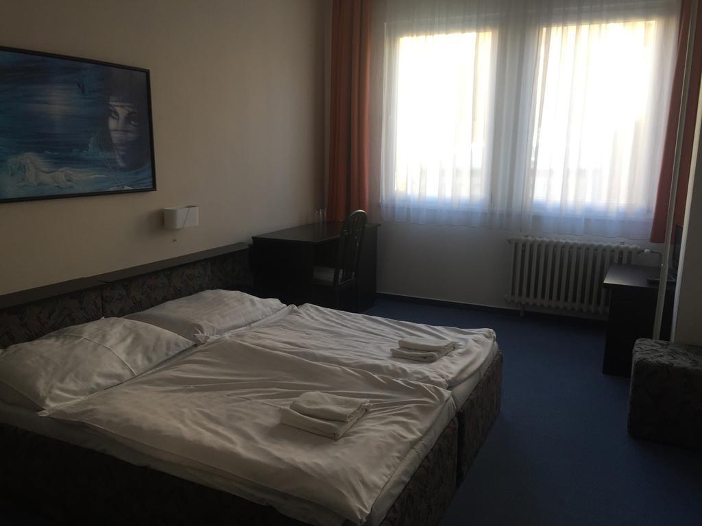 Hotel U Tri Lvu Ceske Budejovice Exterior foto